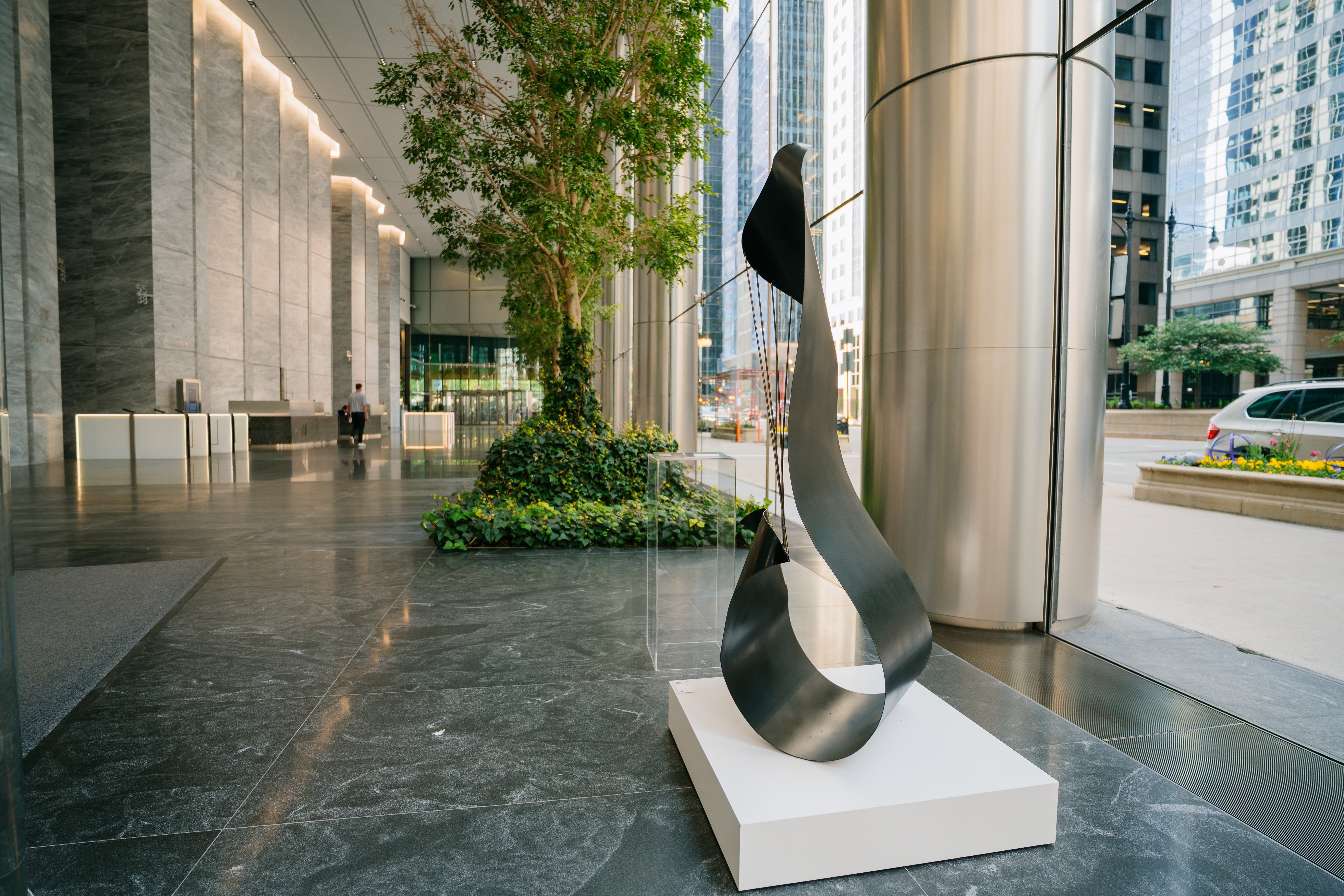 0021 Turning Art 110 North Wacker by Alan Luntz